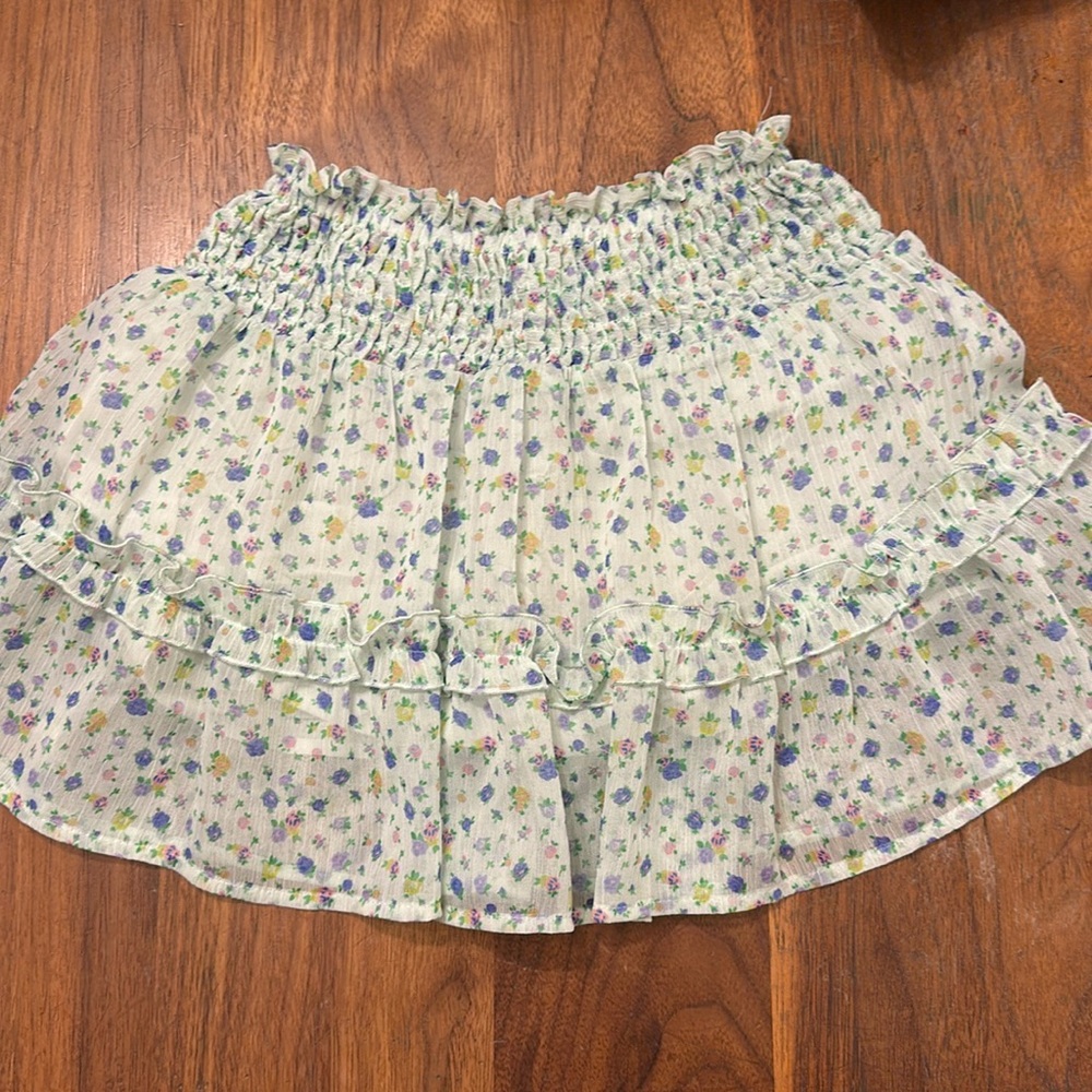NWOT ZARA floral girls Skirt. Size 6.